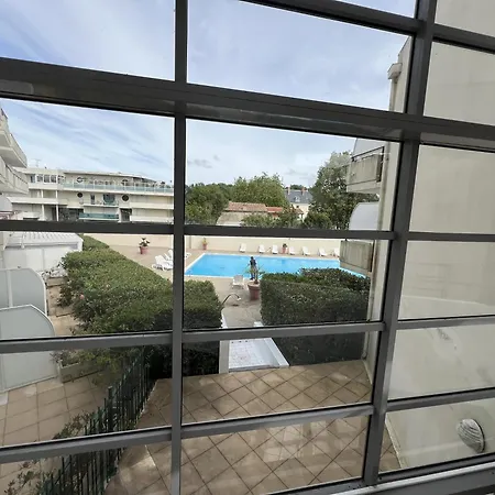Proche De La Avec Piscine *